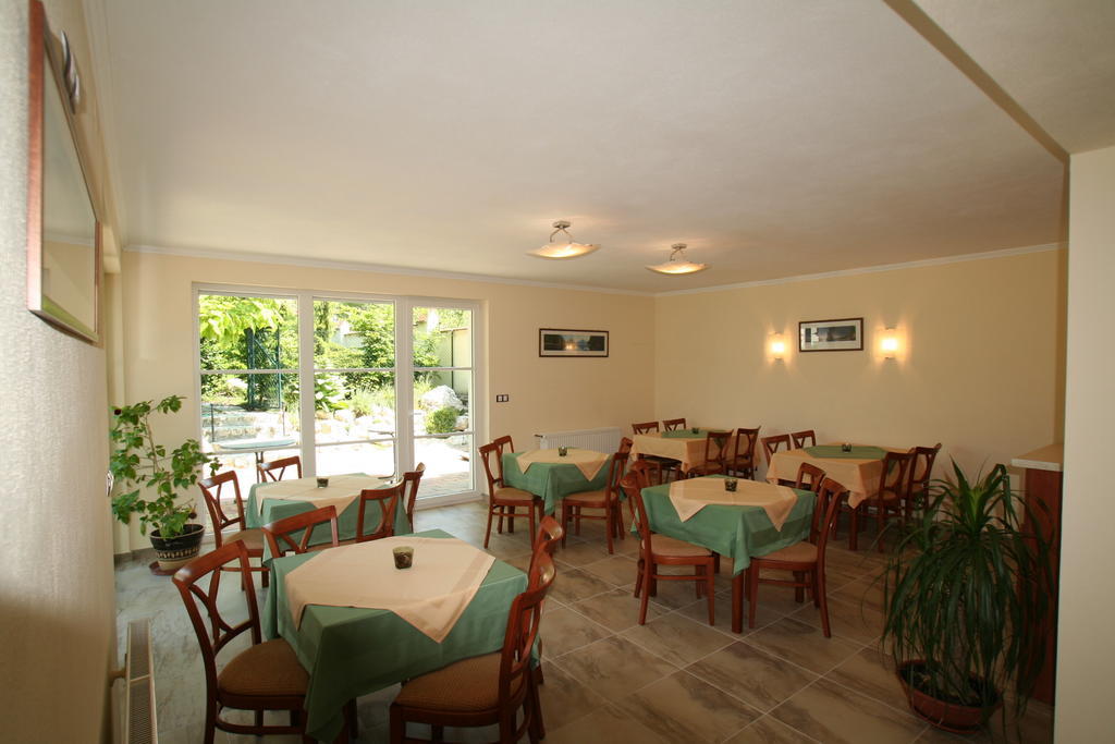 Pension Kiwi Mikulov Ngoại thất bức ảnh